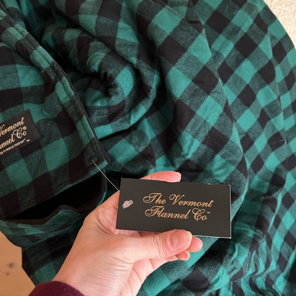 The Vermont Flannel & Co green buffalo check Stadium Blanket SOLD OUT NEW W/tags - Picture 5 of 9